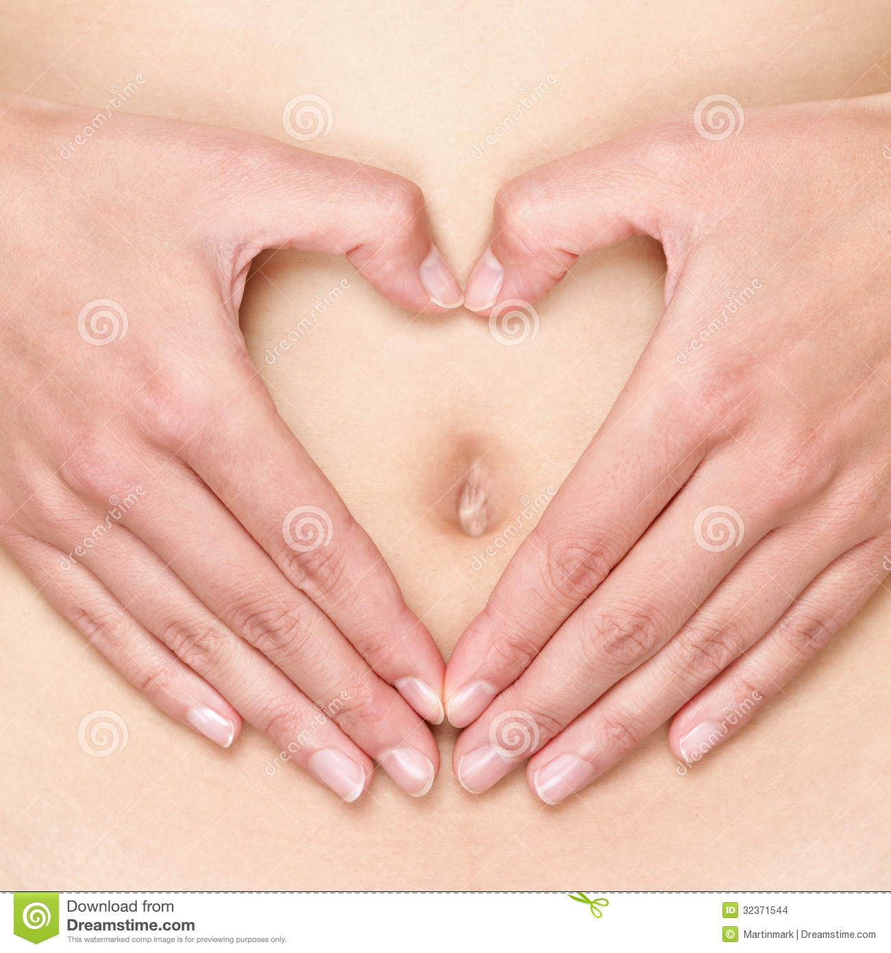 pregnant-woman-pregnancy-concept-heart-stomach-hands-forming-female-belly-button-healthy-health-32371544